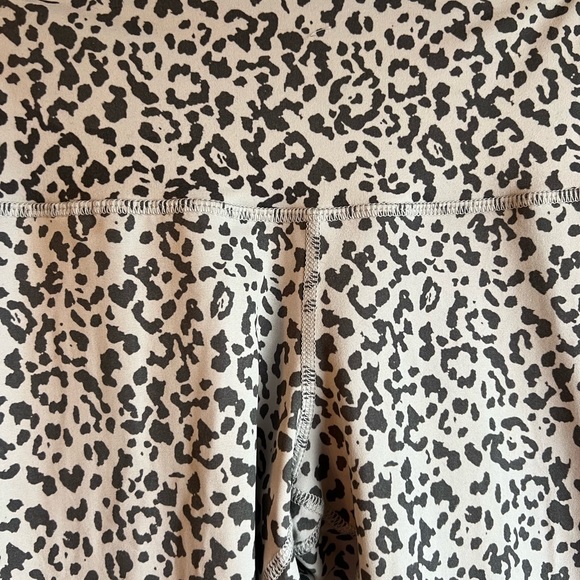 Evolution and Creation Animal Print Leggings Women's Size S Leopard - Picture 2 of 8